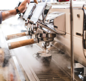 Todo lo que debes saber de la cafetera espresso profesional